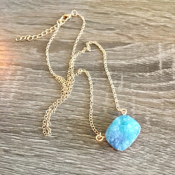 Jewelry - Beautiful Aqua Druzy Necklace.